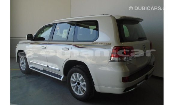 Buy Import Toyota Land Cruiser White Car in Import - Dubai in Dhufar Buy Import Toyota Land Cruiser White Car in Import - Dubai in Dhufar