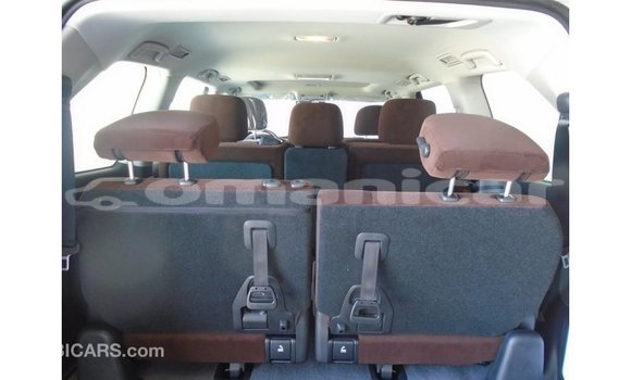 Buy Import Toyota Land Cruiser White Car in Import - Dubai in Dhufar Buy Import Toyota Land Cruiser White Car in Import - Dubai in Dhufar