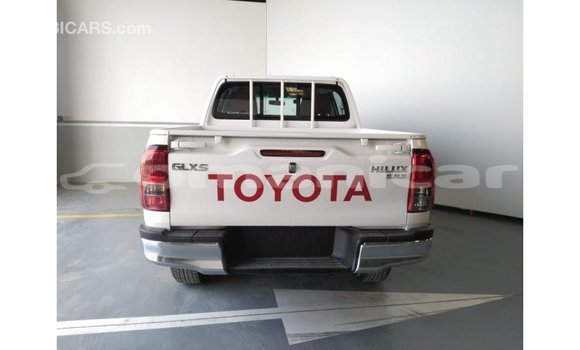 Buy Import Toyota Hilux White Car in Import - Dubai in Dhufar Buy Import Toyota Hilux White Car in Import - Dubai in Dhufar
