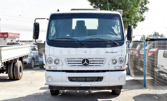 Buy Import Mercedes-Benz 190 White Car in Import - Dubai in Dhufar Buy Import Mercedes-Benz 190 White Car in Import - Dubai in Dhufar