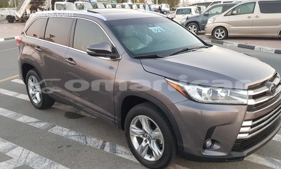 Buy Import Toyota Highlander Other Car in Import - Dubai in Dhufar Buy Import Toyota Highlander Other Car in Import - Dubai in Dhufar