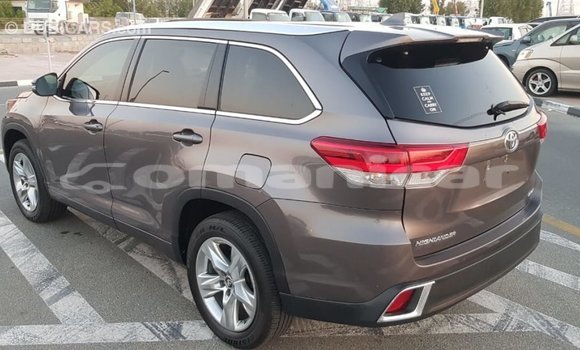 Buy Import Toyota Highlander Other Car in Import - Dubai in Dhufar Buy Import Toyota Highlander Other Car in Import - Dubai in Dhufar