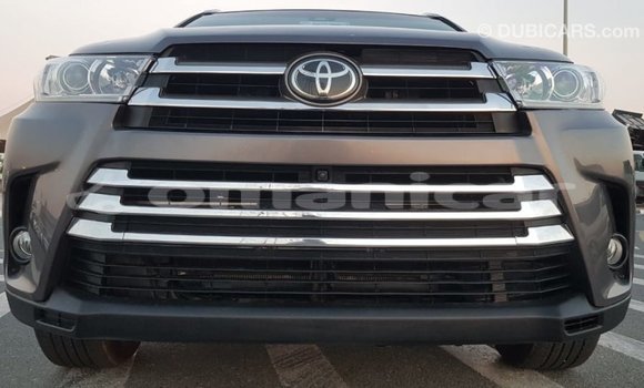 Buy Import Toyota Highlander Other Car in Import - Dubai in Dhufar Buy Import Toyota Highlander Other Car in Import - Dubai in Dhufar