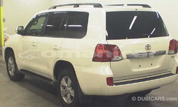 Buy Import Toyota Land Cruiser White Car in Import - Dubai in Dhufar Buy Import Toyota Land Cruiser White Car in Import - Dubai in Dhufar
