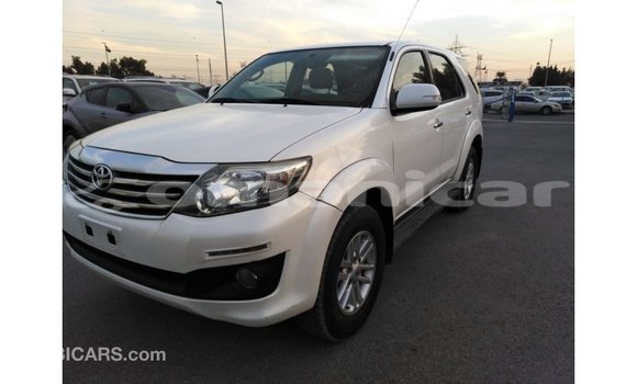 Buy Import Toyota Fortuner White Car in Import - Dubai in Dhufar Buy Import Toyota Fortuner White Car in Import - Dubai in Dhufar