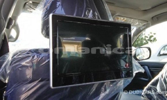 Buy Import Toyota Land Cruiser White Car in Import - Dubai in Dhufar Buy Import Toyota Land Cruiser White Car in Import - Dubai in Dhufar