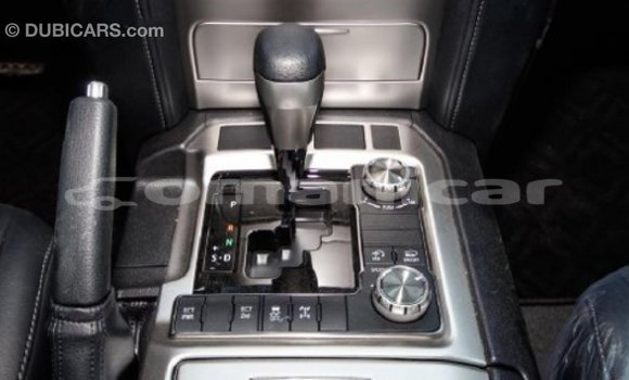 Buy Import Toyota Land Cruiser White Car in Import - Dubai in Dhufar Buy Import Toyota Land Cruiser White Car in Import - Dubai in Dhufar