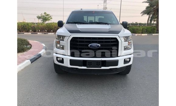 Buy Import Ford Club Wagon White Car in Import - Dubai in Dhufar