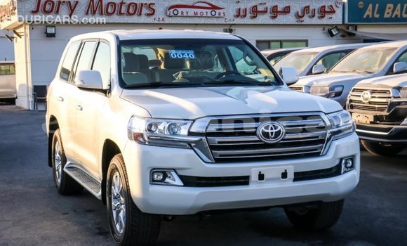 Buy Import Toyota Land Cruiser White Car in Import - Dubai in Dhufar Buy Import Toyota Land Cruiser White Car in Import - Dubai in Dhufar