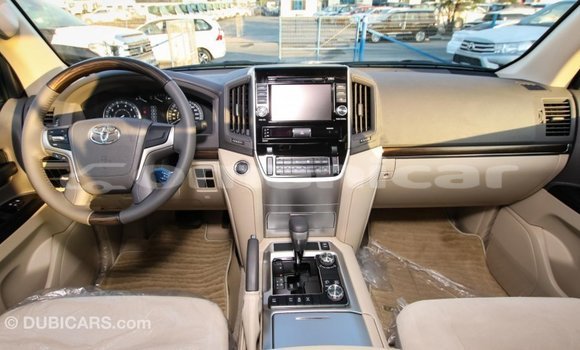 Buy Import Toyota Land Cruiser White Car in Import - Dubai in Dhufar Buy Import Toyota Land Cruiser White Car in Import - Dubai in Dhufar