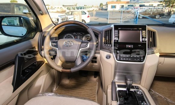 Buy Import Toyota Land Cruiser White Car in Import - Dubai in Dhufar Buy Import Toyota Land Cruiser White Car in Import - Dubai in Dhufar