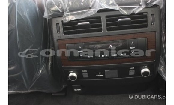 Buy Import Toyota Land Cruiser White Car in Import - Dubai in Dhufar Buy Import Toyota Land Cruiser White Car in Import - Dubai in Dhufar