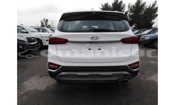 Buy Import Hyundai Santa Fe White Car in Import - Dubai in Dhufar