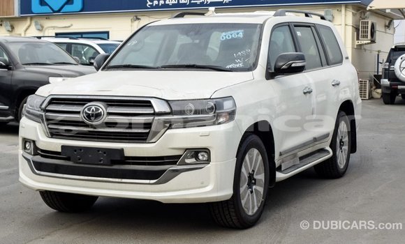 Buy Import Toyota Land Cruiser White Car in Import - Dubai in Dhufar Buy Import Toyota Land Cruiser White Car in Import - Dubai in Dhufar