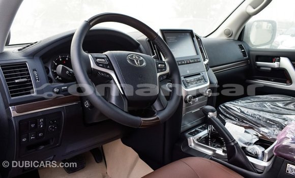 Buy Import Toyota Land Cruiser White Car in Import - Dubai in Dhufar Buy Import Toyota Land Cruiser White Car in Import - Dubai in Dhufar