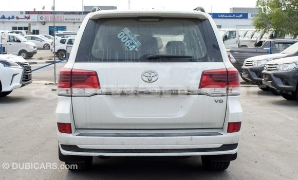 Buy Import Toyota Land Cruiser White Car in Import - Dubai in Dhufar Buy Import Toyota Land Cruiser White Car in Import - Dubai in Dhufar
