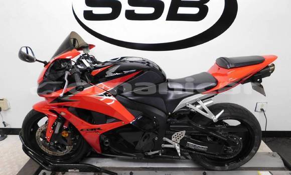 Buy Used Honda CBR 1000 RR Beige Bike in Muscat in Masqat Buy Used Honda CBR 1000 RR Beige Bike in Muscat in Masqat