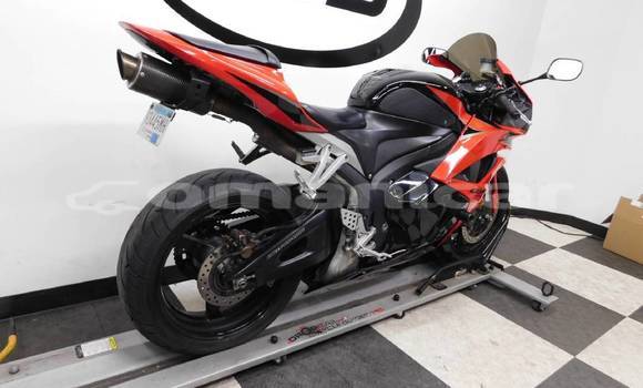 Buy Used Honda CBR 1000 RR Beige Bike in Muscat in Masqat Buy Used Honda CBR 1000 RR Beige Bike in Muscat in Masqat