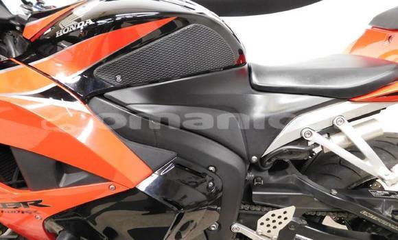 Buy Used Honda CBR 1000 RR Beige Bike in Muscat in Masqat Buy Used Honda CBR 1000 RR Beige Bike in Muscat in Masqat