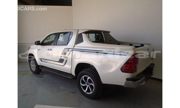 Buy Import Toyota Hilux White Car in Import - Dubai in Dhufar Buy Import Toyota Hilux White Car in Import - Dubai in Dhufar
