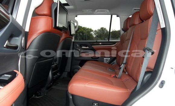 Buy Used Lexus LX 570 White Car in al–Masna'ah in al-Batinah Buy Used Lexus LX 570 White Car in al–Masna'ah in al-Batinah