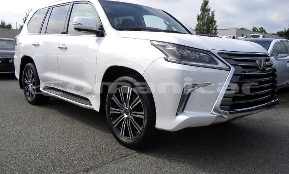 Buy Used Lexus LX 570 White Car in al–Masna'ah in al-Batinah Buy Used Lexus LX 570 White Car in al–Masna'ah in al-Batinah