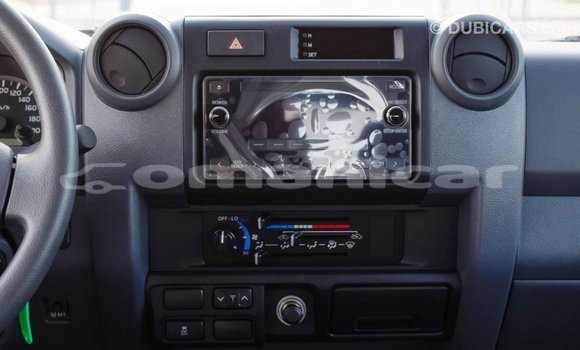 Buy Import Toyota Land Cruiser White Car in Import - Dubai in Dhufar Buy Import Toyota Land Cruiser White Car in Import - Dubai in Dhufar