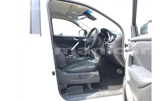 Buy Import Mercedes-Benz 250 White Car in Import - Dubai in Dhufar Buy Import Mercedes-Benz 250 White Car in Import - Dubai in Dhufar