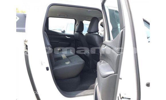Buy Import Mercedes-Benz 250 White Car in Import - Dubai in Dhufar Buy Import Mercedes-Benz 250 White Car in Import - Dubai in Dhufar