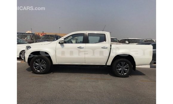 Buy Import Mercedes-Benz 250 White Car in Import - Dubai in Dhufar Buy Import Mercedes-Benz 250 White Car in Import - Dubai in Dhufar