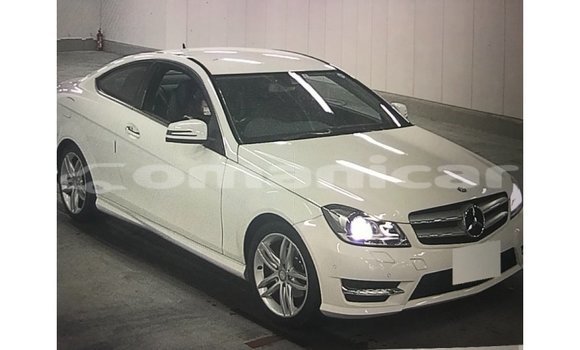 Buy Import Mercedes-Benz 190 White Car in Import - Dubai in Dhufar Buy Import Mercedes-Benz 190 White Car in Import - Dubai in Dhufar