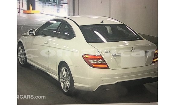 Buy Import Mercedes-Benz 190 White Car in Import - Dubai in Dhufar Buy Import Mercedes-Benz 190 White Car in Import - Dubai in Dhufar