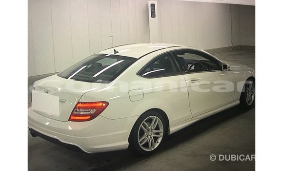 Buy Import Mercedes-Benz 190 White Car in Import - Dubai in Dhufar Buy Import Mercedes-Benz 190 White Car in Import - Dubai in Dhufar