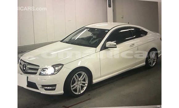 Buy Import Mercedes-Benz 190 White Car in Import - Dubai in Dhufar Buy Import Mercedes-Benz 190 White Car in Import - Dubai in Dhufar