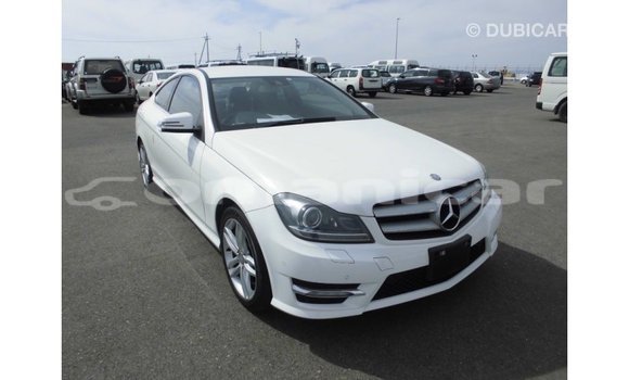 Buy Import Mercedes-Benz 190 White Car in Import - Dubai in Dhufar Buy Import Mercedes-Benz 190 White Car in Import - Dubai in Dhufar