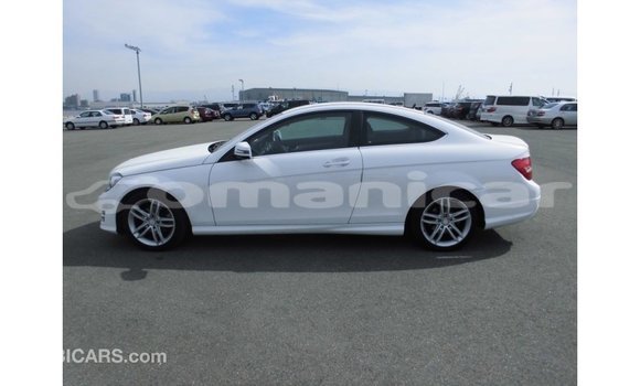 Buy Import Mercedes-Benz 190 White Car in Import - Dubai in Dhufar Buy Import Mercedes-Benz 190 White Car in Import - Dubai in Dhufar