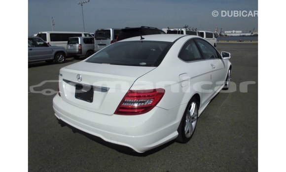 Buy Import Mercedes-Benz 190 White Car in Import - Dubai in Dhufar Buy Import Mercedes-Benz 190 White Car in Import - Dubai in Dhufar