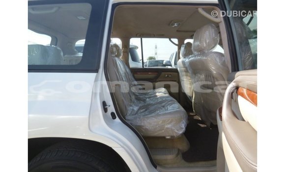 Buy Import Toyota Land Cruiser White Car in Import - Dubai in Dhufar Buy Import Toyota Land Cruiser White Car in Import - Dubai in Dhufar