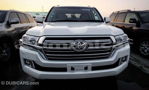 Buy Import Toyota Land Cruiser White Car in Import - Dubai in Dhufar Buy Import Toyota Land Cruiser White Car in Import - Dubai in Dhufar