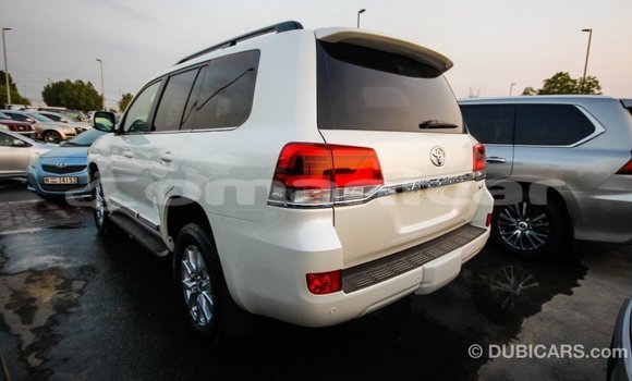 Buy Import Toyota Land Cruiser White Car in Import - Dubai in Dhufar Buy Import Toyota Land Cruiser White Car in Import - Dubai in Dhufar