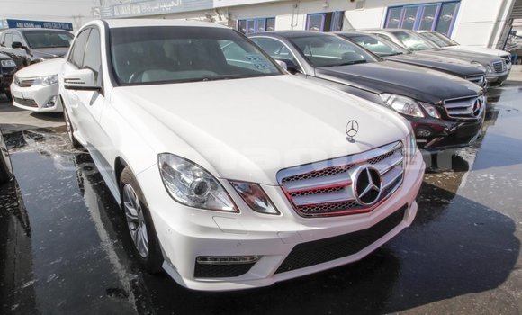 Buy Import Mercedes-Benz 200 White Car in Import - Dubai in Dhufar Buy Import Mercedes-Benz 200 White Car in Import - Dubai in Dhufar