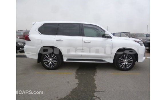 Buy Import Lexus LX White Car in Import - Dubai in Dhufar Buy Import Lexus LX White Car in Import - Dubai in Dhufar
