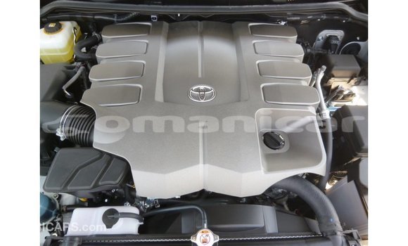 Buy Import Toyota Land Cruiser White Car in Import - Dubai in Dhufar Buy Import Toyota Land Cruiser White Car in Import - Dubai in Dhufar