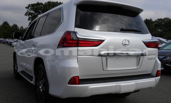 Buy Used Lexus LX 570 White Car in al–Masna'ah in al-Batinah Buy Used Lexus LX 570 White Car in al–Masna'ah in al-Batinah