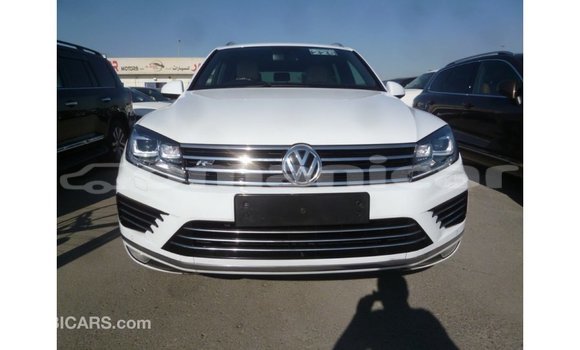 Buy Import Volkswagen Touareg White Car in Import - Dubai in Dhufar Buy Import Volkswagen Touareg White Car in Import - Dubai in Dhufar