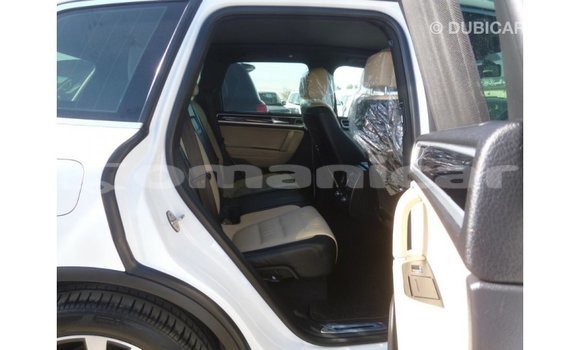 Buy Import Volkswagen Touareg White Car in Import - Dubai in Dhufar Buy Import Volkswagen Touareg White Car in Import - Dubai in Dhufar