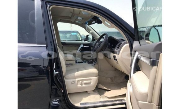 Buy Import Toyota Land Cruiser Black Car in Import - Dubai in Dhufar Buy Import Toyota Land Cruiser Black Car in Import - Dubai in Dhufar