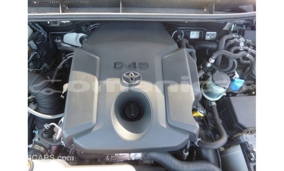 Buy Import Toyota Prado White Car in Import - Dubai in Dhufar Buy Import Toyota Prado White Car in Import - Dubai in Dhufar