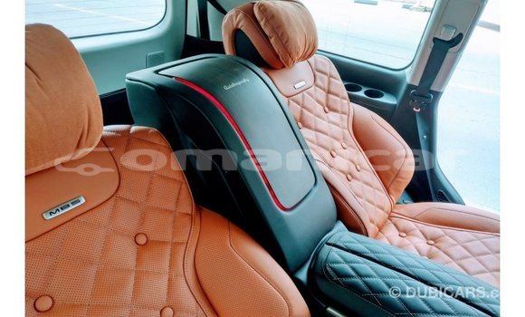 Buy Import Toyota Land Cruiser Black Car in Import - Dubai in Dhufar Buy Import Toyota Land Cruiser Black Car in Import - Dubai in Dhufar