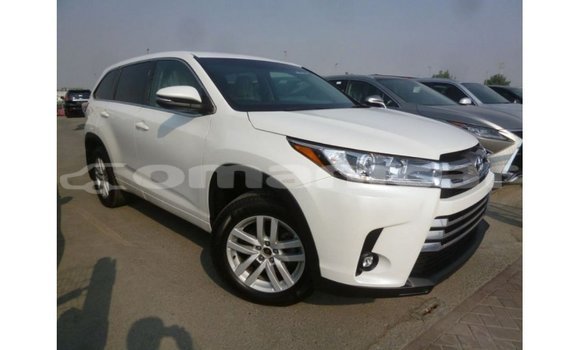 Buy Import Toyota Kluger White Car in Import - Dubai in Dhufar Buy Import Toyota Kluger White Car in Import - Dubai in Dhufar